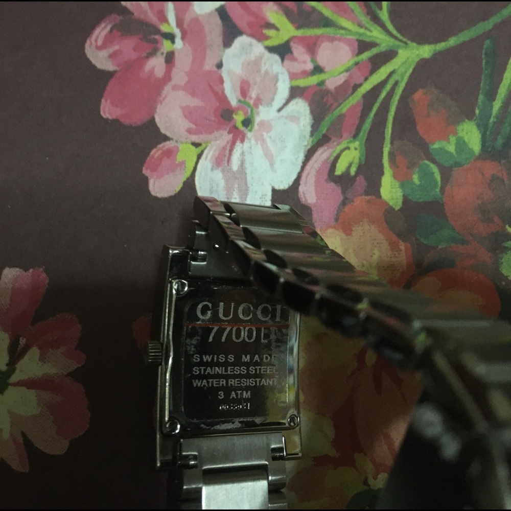 GUCCI Watch - Picture 5 of 12